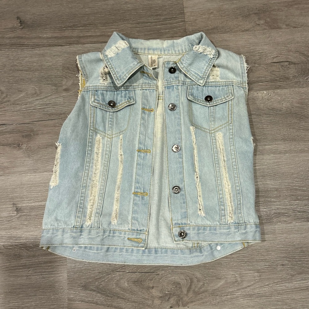 Miss Moly Denim Light Was Distressed Sleeveless Vest Medium